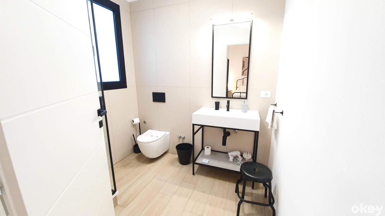 Dimora Beluga - Bari Centro Hotel Ngoại thất bức ảnh